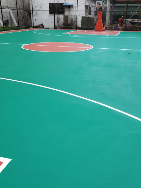 临武 球场长期使用易出现地面开裂